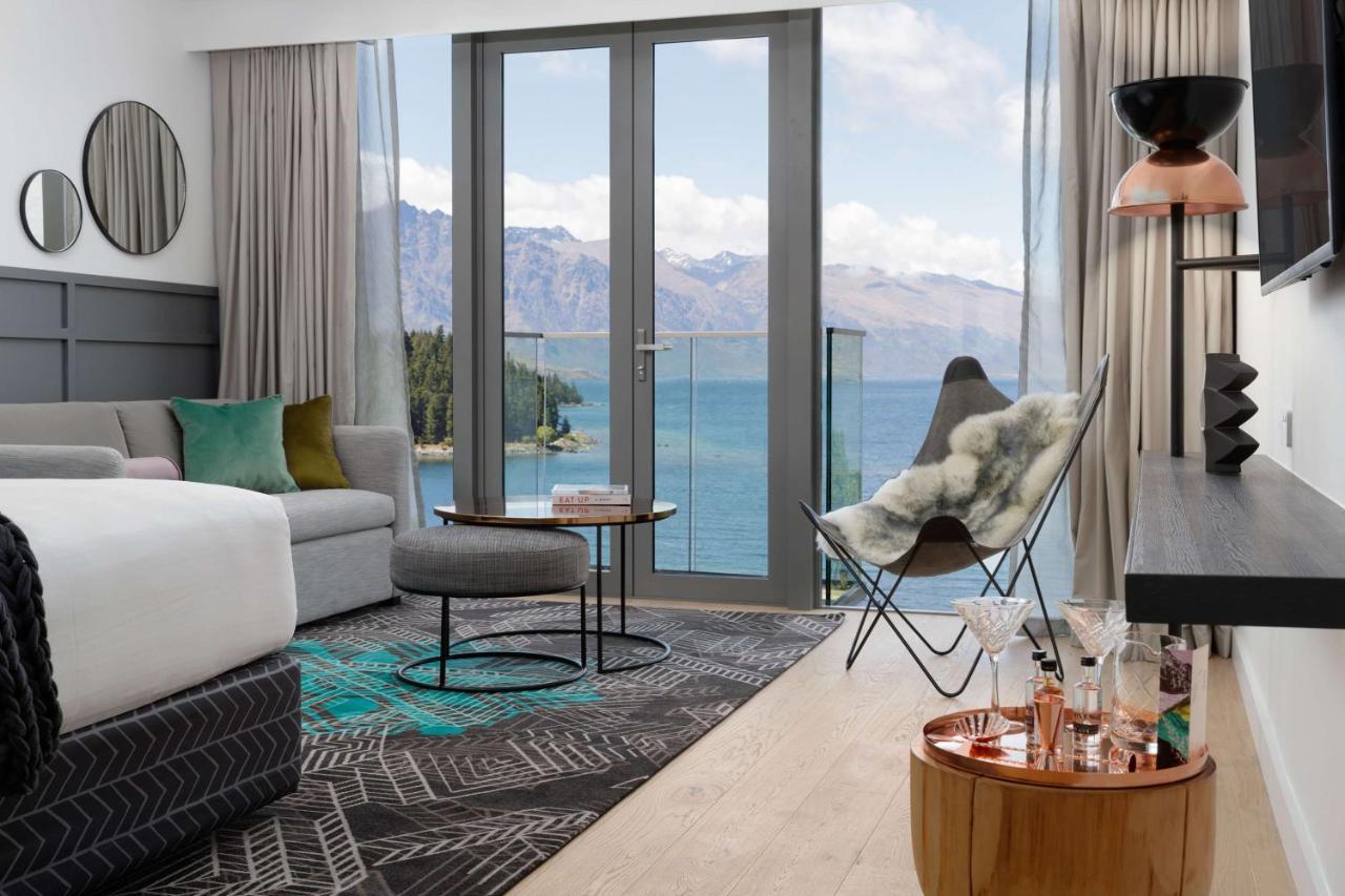 Qt Queenstown Bagian luar foto A room at the hotel