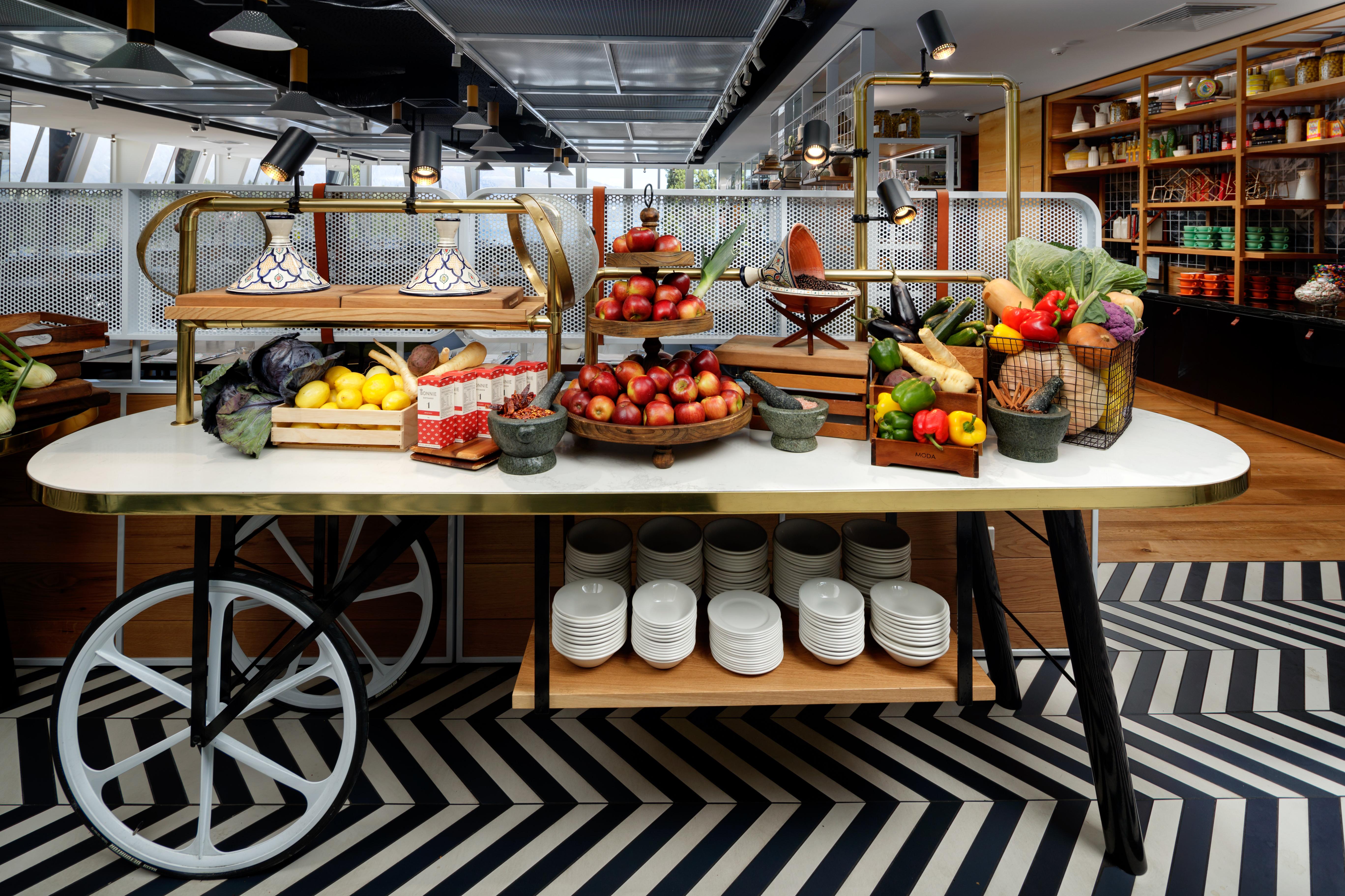 Qt Queenstown Bagian luar foto The buffet at the restaurant